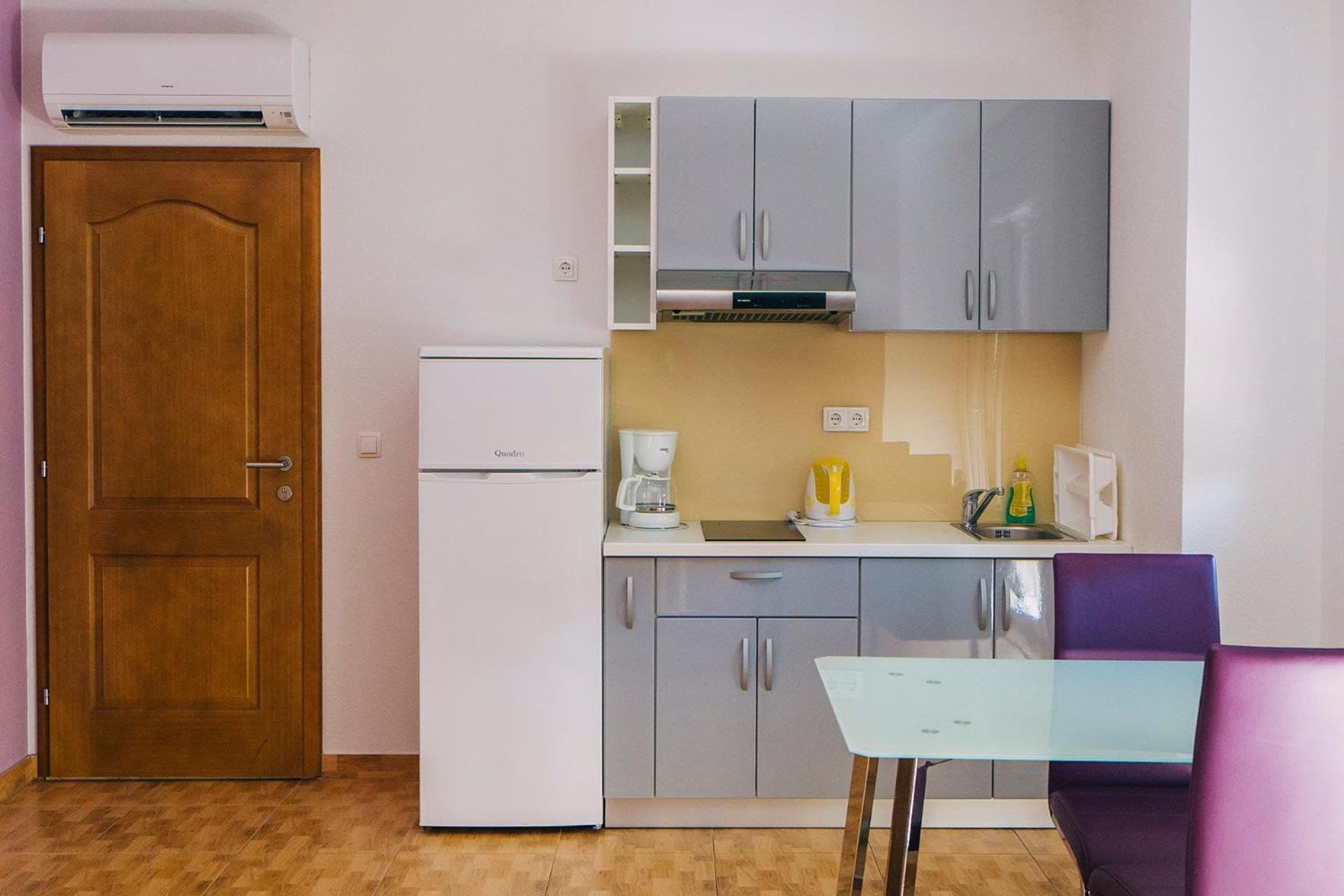Luxur Centar With Sea View Terrace Apartman Baška Voda Kültér fotó